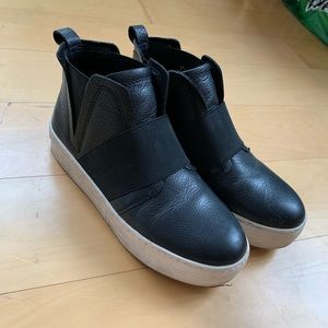 JSlides Holland High Top Platform Sneaker